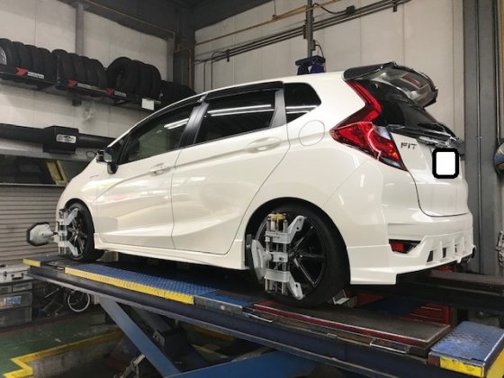 車種：フィットハイブリッド